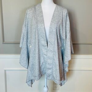 CAbi 5846 ATC Cape Cardigan M / L Gray White Reversible Cardigan Sweater NWOT